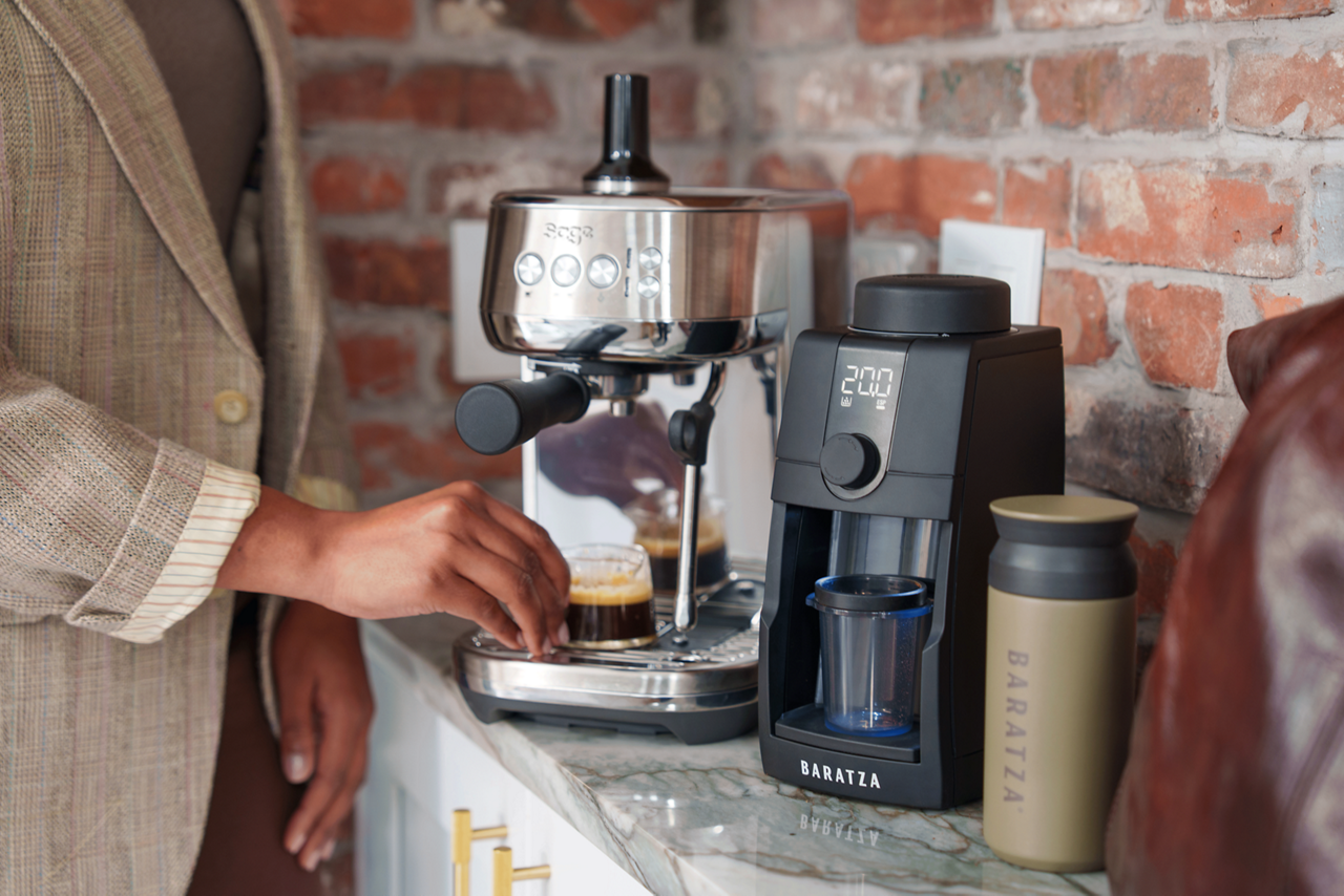 Baratza Kaffeemaschine und eine Bambino Espresso-Maschine enthält.