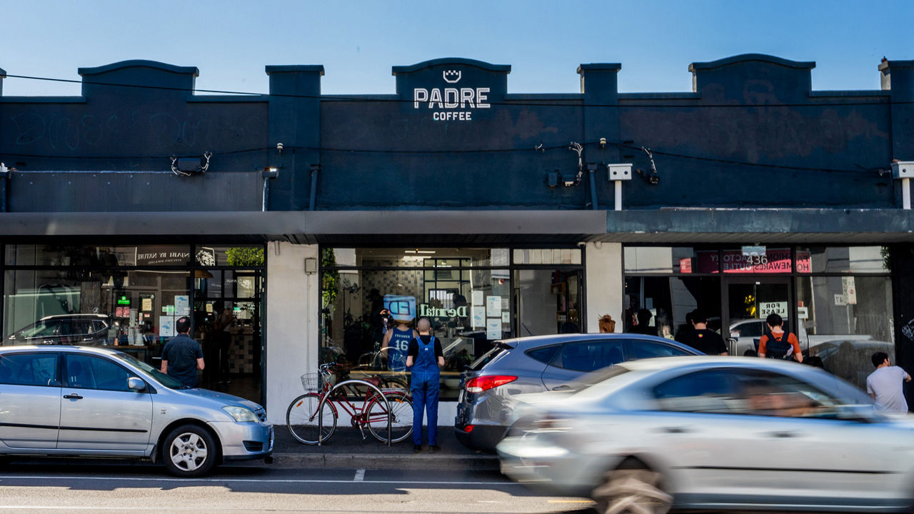 Padre Roaster Roasting Coffee