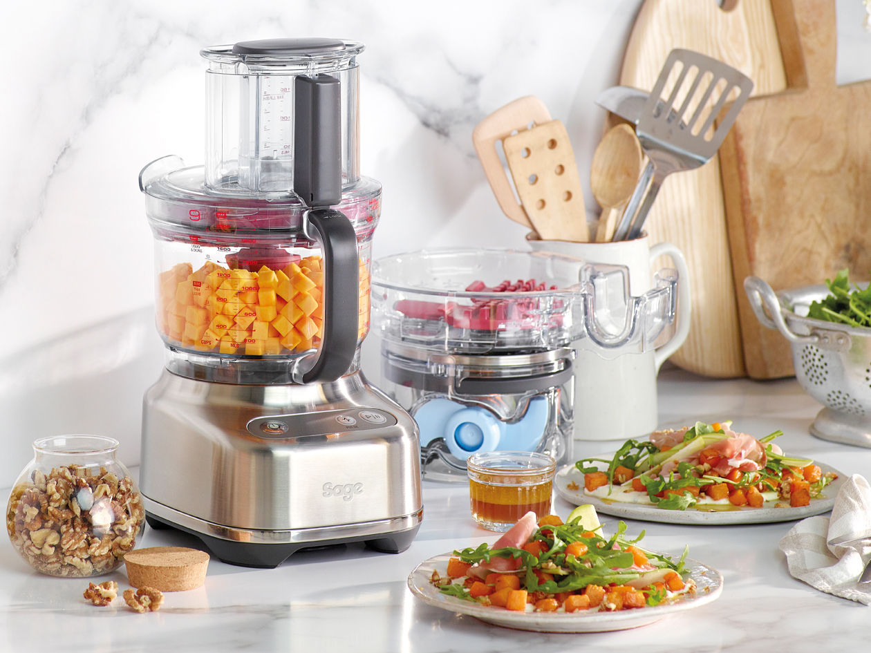 Sage food processor with dishes